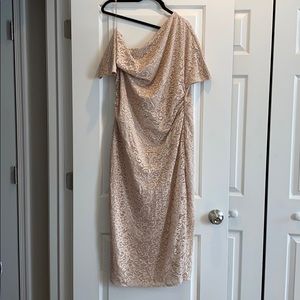 ASOS CURVE - Cream lace one shoulder dress